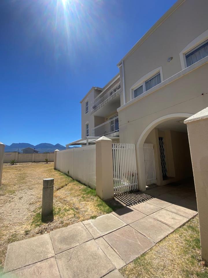 2 Bedroom Property for Sale in Fairview Golf Estate Western Cape